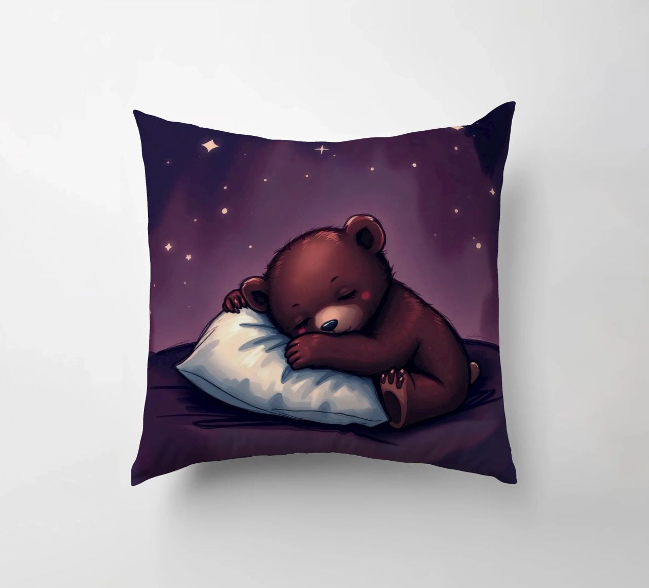 Un mignon ours brun câline un oreiller sous un ciel étoilé coussin de DesignDoodle