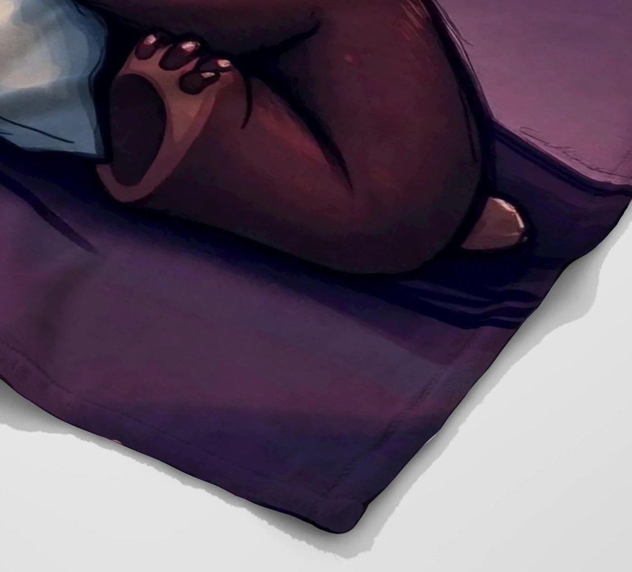 Un mignon ours brun câline un oreiller sous un ciel étoilé plaid polaire de DesignDoodle