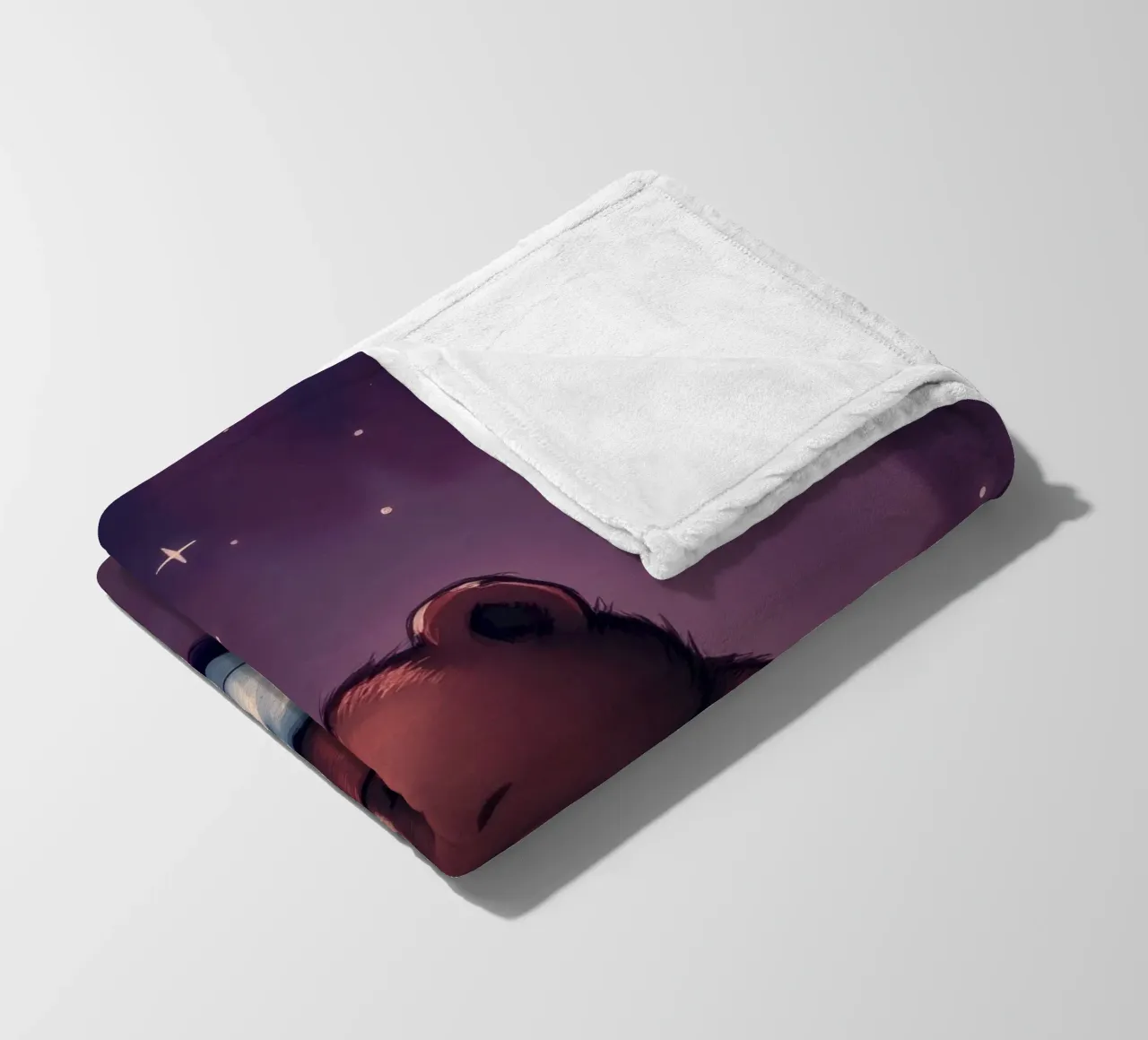 Un simpatico orso bruno coccola un cuscino sotto un cielo stellato coperta in pile da DesignDoodle