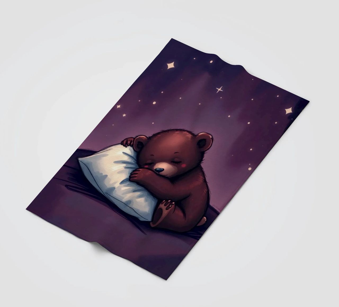 Un mignon ours brun câline un oreiller sous un ciel étoilé plaid polaire de DesignDoodle