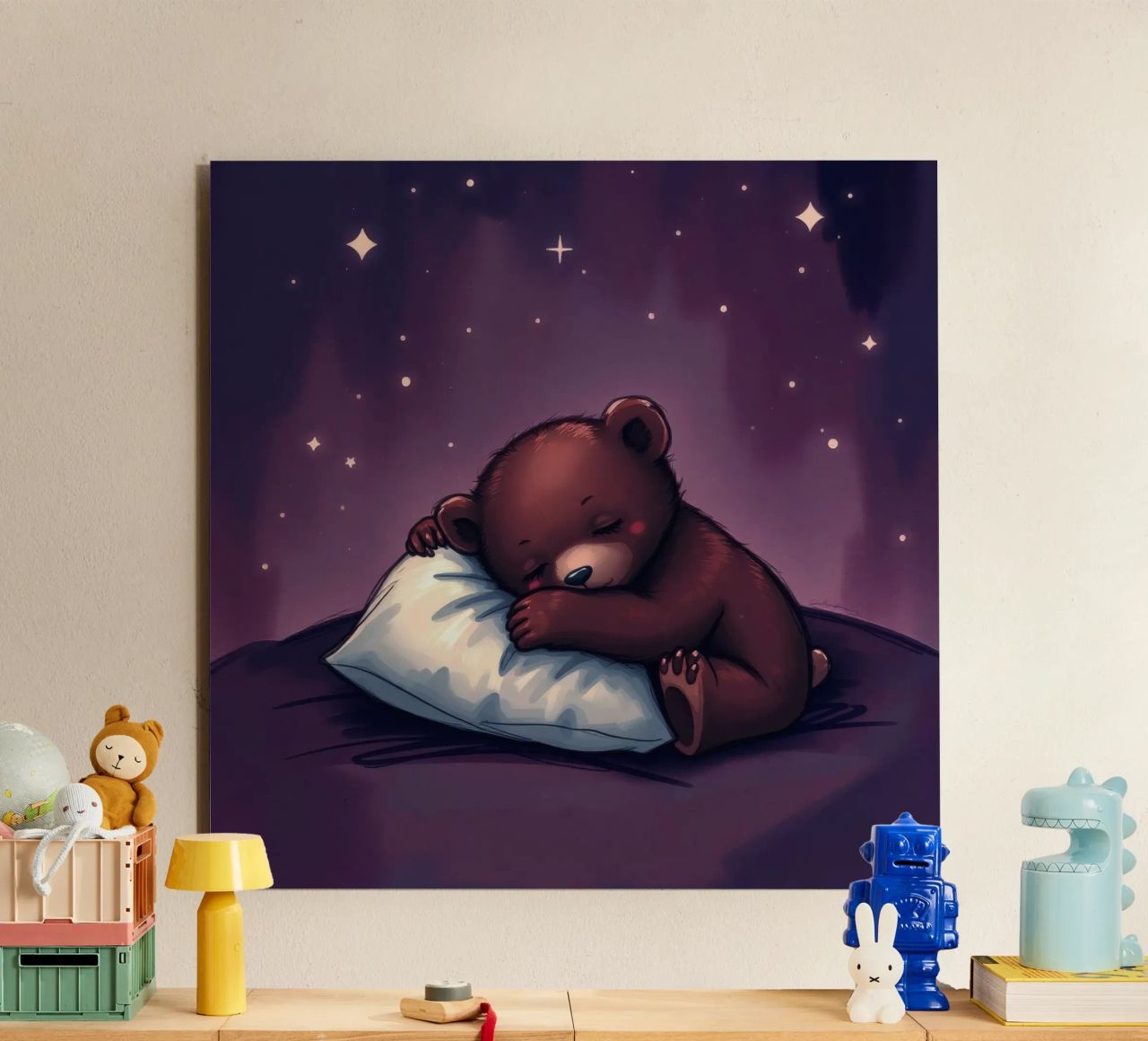 Un mignon ours brun câline un oreiller sous un ciel étoilé alu dibond de DesignDoodle