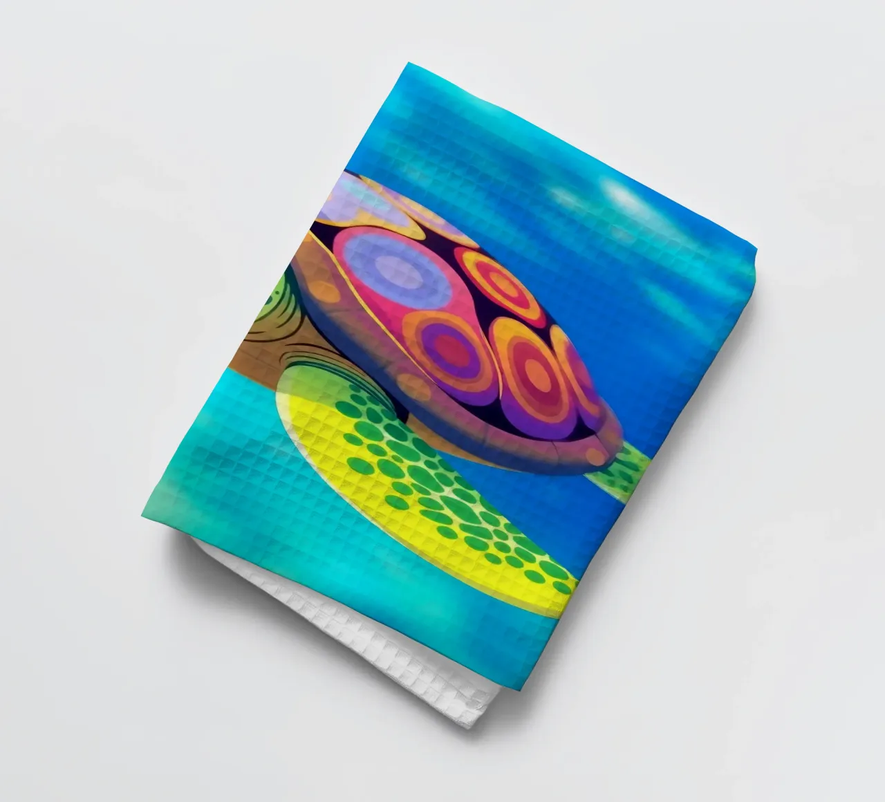 Bunte Cartoon-Schildkröte schwimmt im klaren blauen Wasser des Ozeans Geschirrtuch von DesignDoodle
