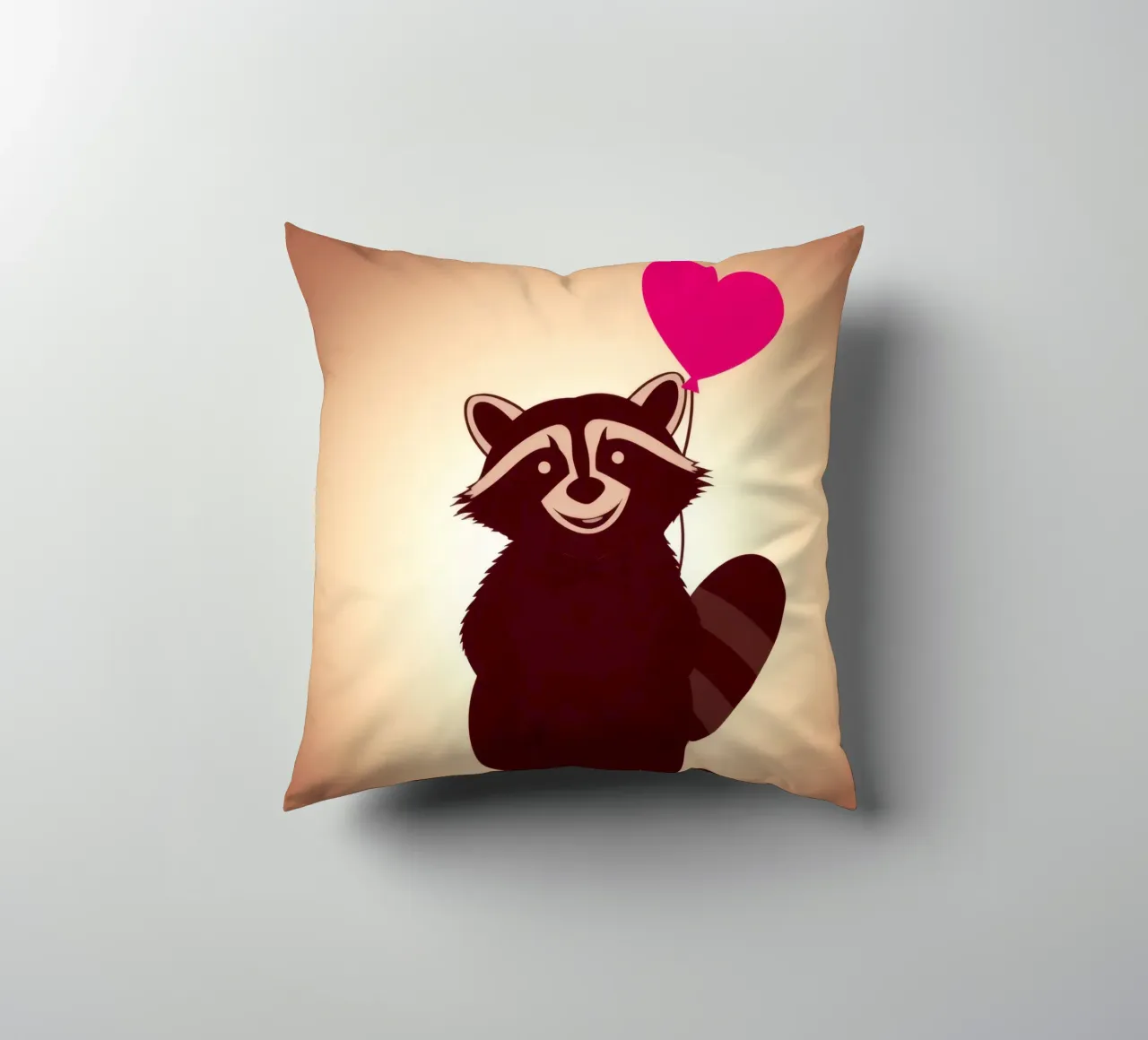 Procione con un palloncino a forma di cuore in piedi con gioia cuscino da DesignDoodle