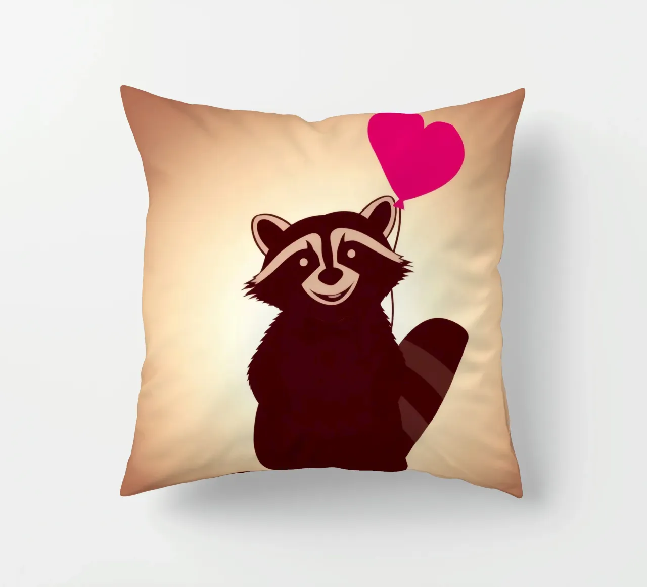 Procione con un palloncino a forma di cuore in piedi con gioia cuscino da DesignDoodle