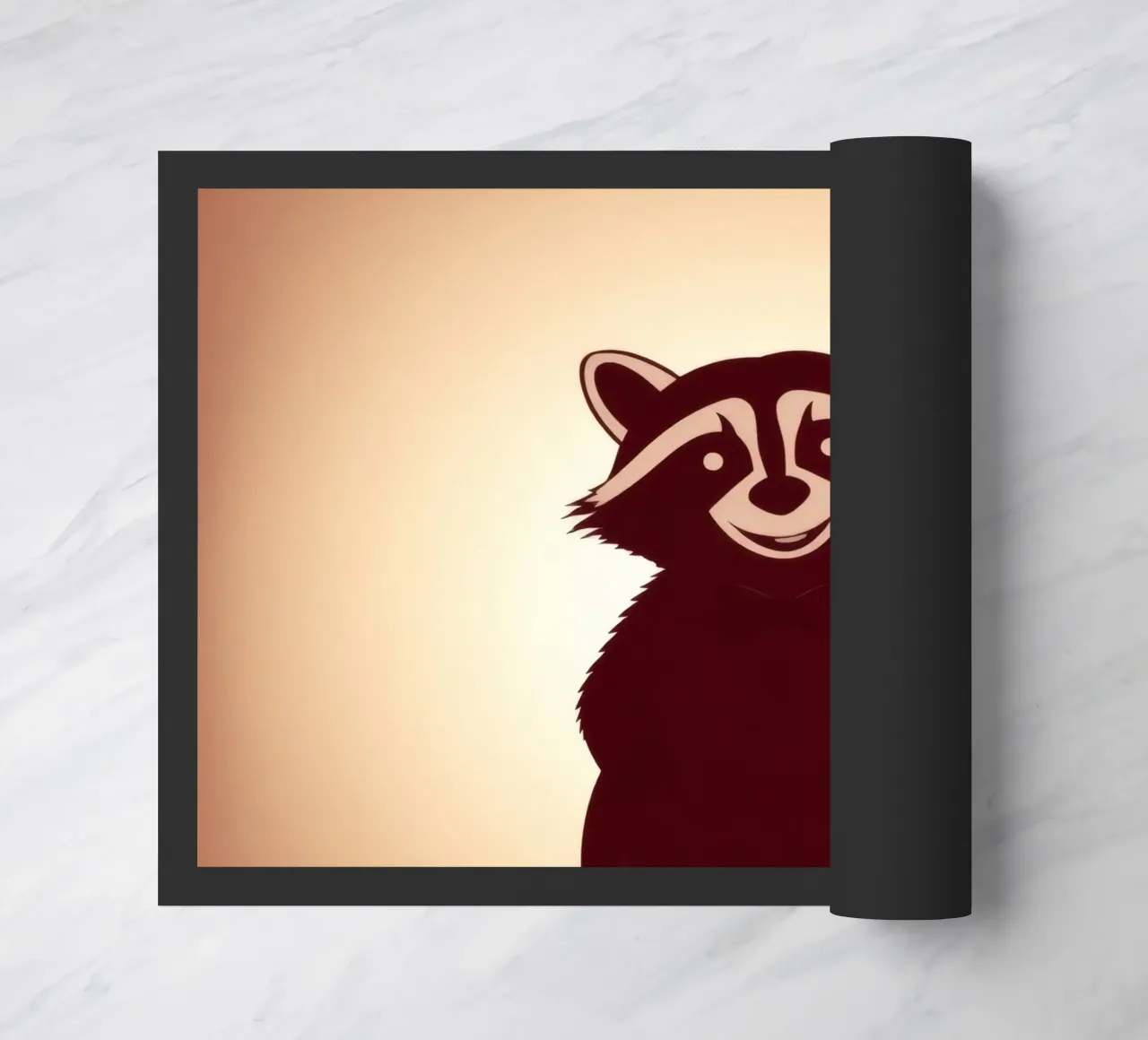 Procione con un palloncino a forma di cuore in piedi con gioia zerbino da DesignDoodle