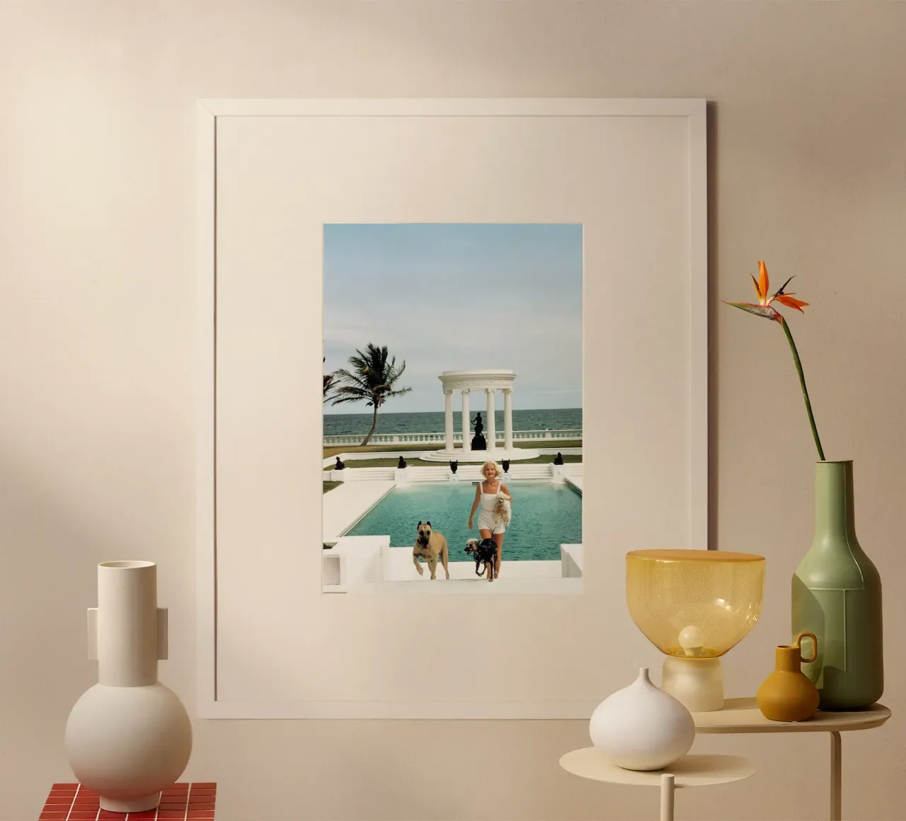 Slim Aarons Poster d'epoca, poster retrò, stampa di viaggio poster con telaio in plastica da TheTravelClub