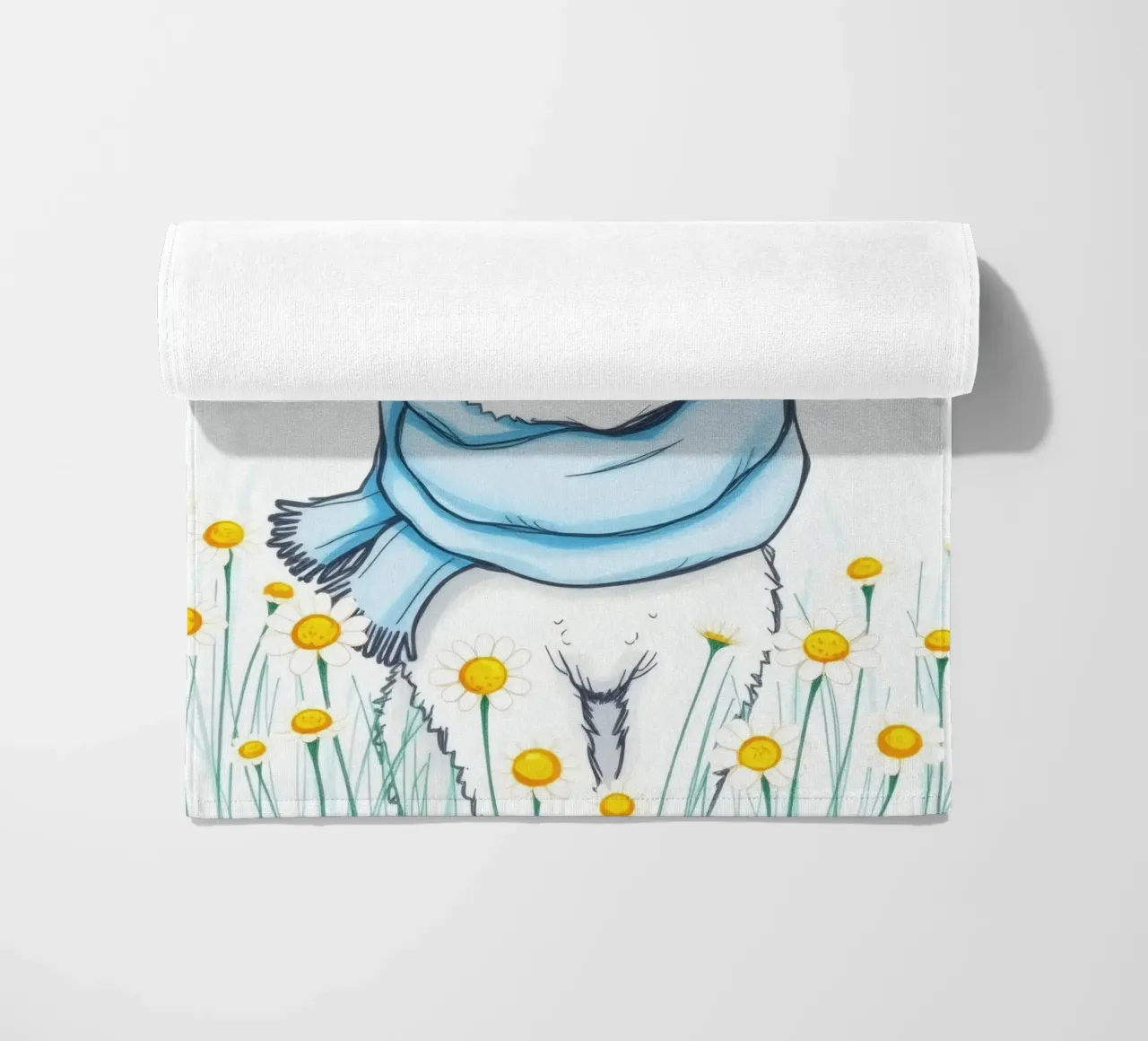 Mignon agneau souriant dans un champ de fleurs jaunes et portant une écharpe bleue serviette de plage de DesignDoodle