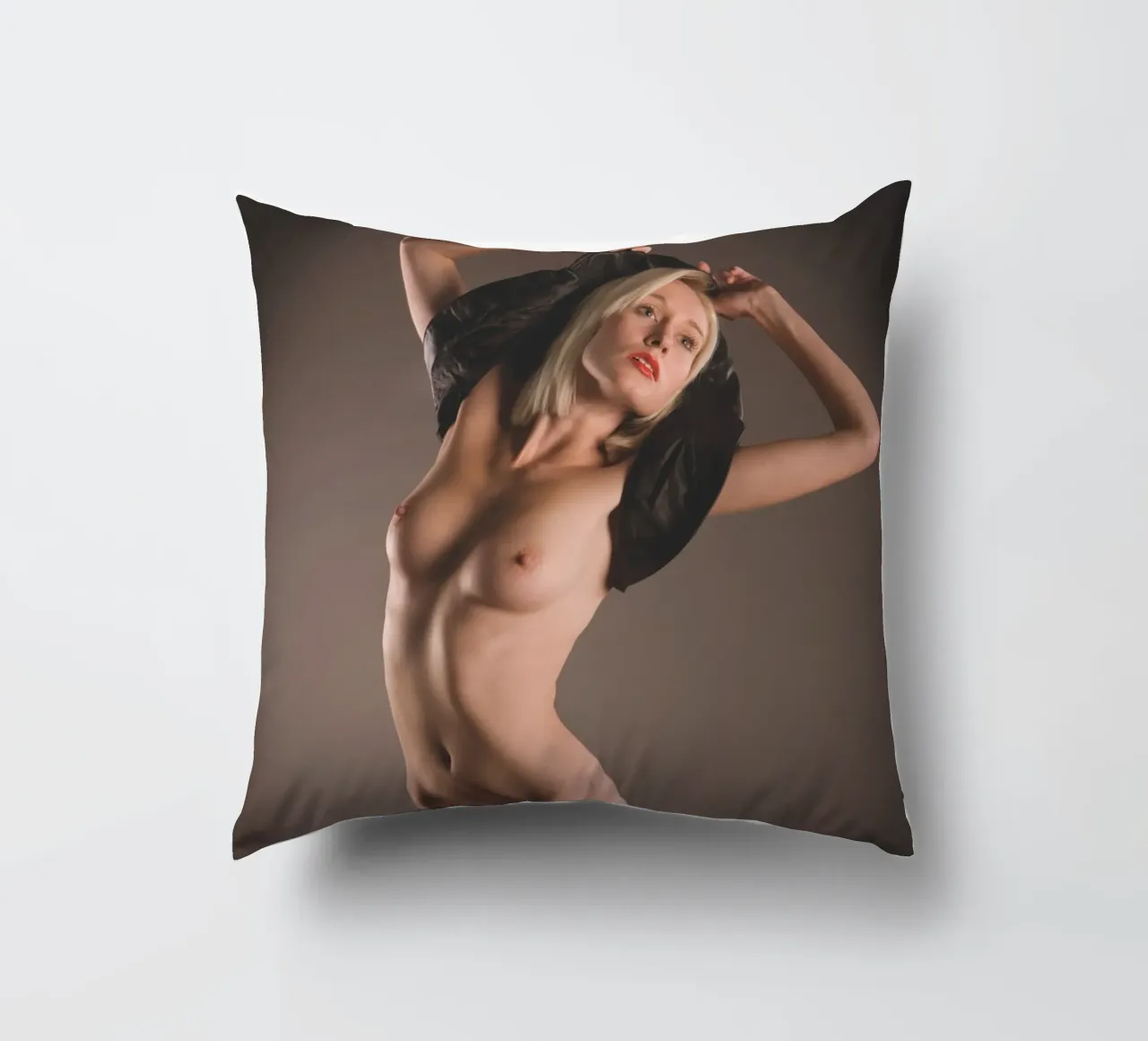 Giacca nera piccola cuscino da Dave Hare Photography