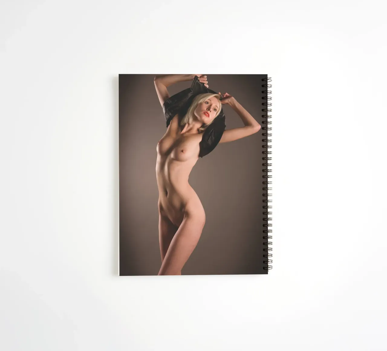 Giacca nera piccola diario ad anelli da Dave Hare Photography
