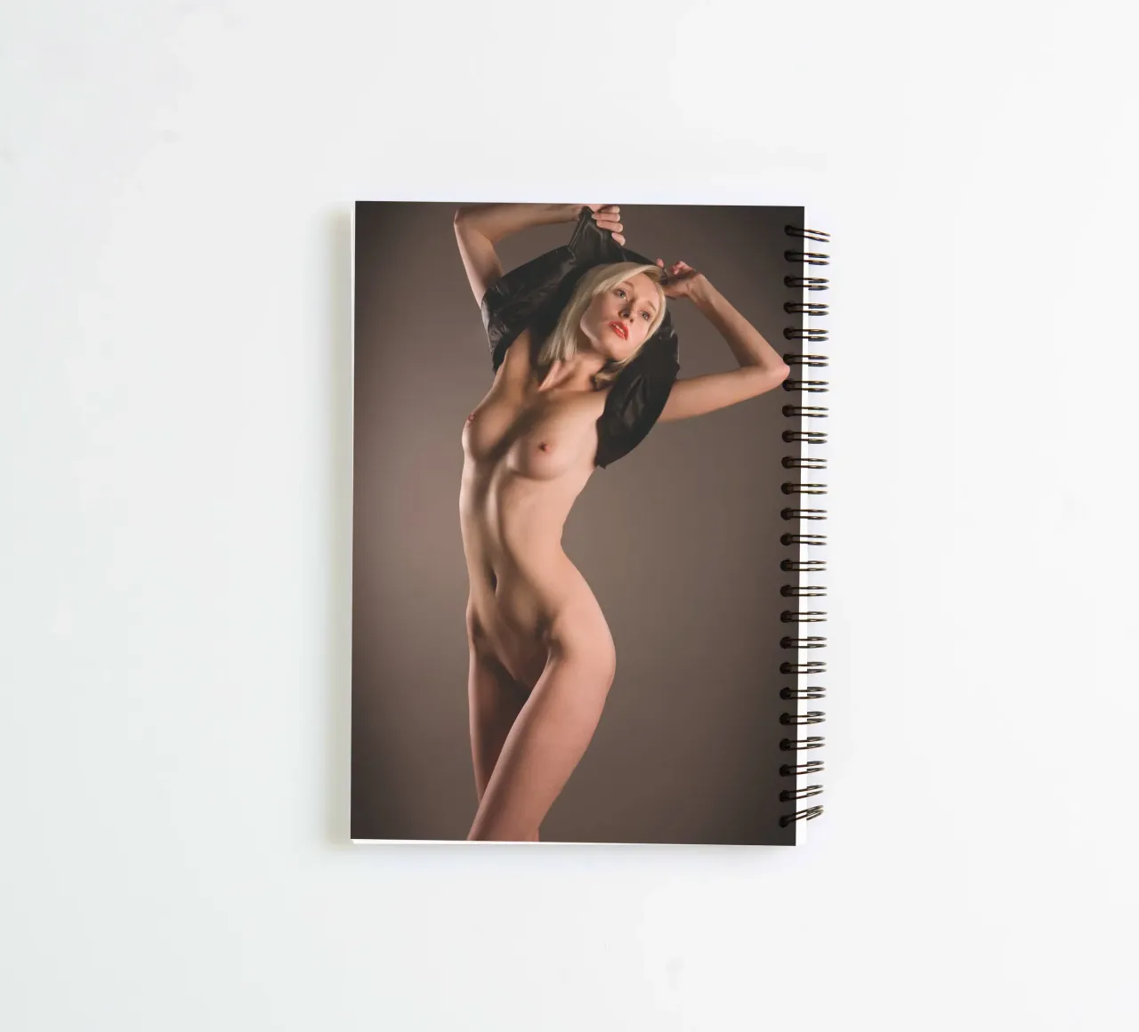 Giacca nera piccola diario ad anelli da Dave Hare Photography