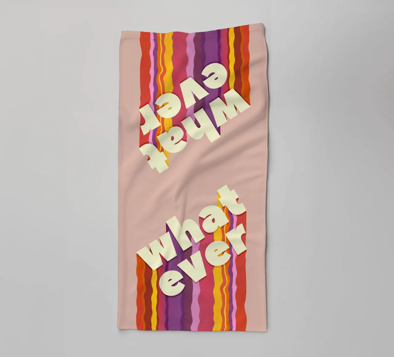 Retro "Whatever" - gewellte 3D-Typografie Druck Handtuch von showmemars