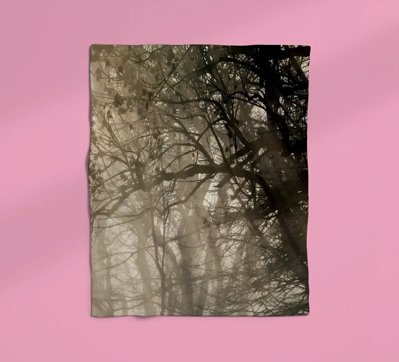 An image of a beautiful tree in the fog in the forest plaid polaire de anderm