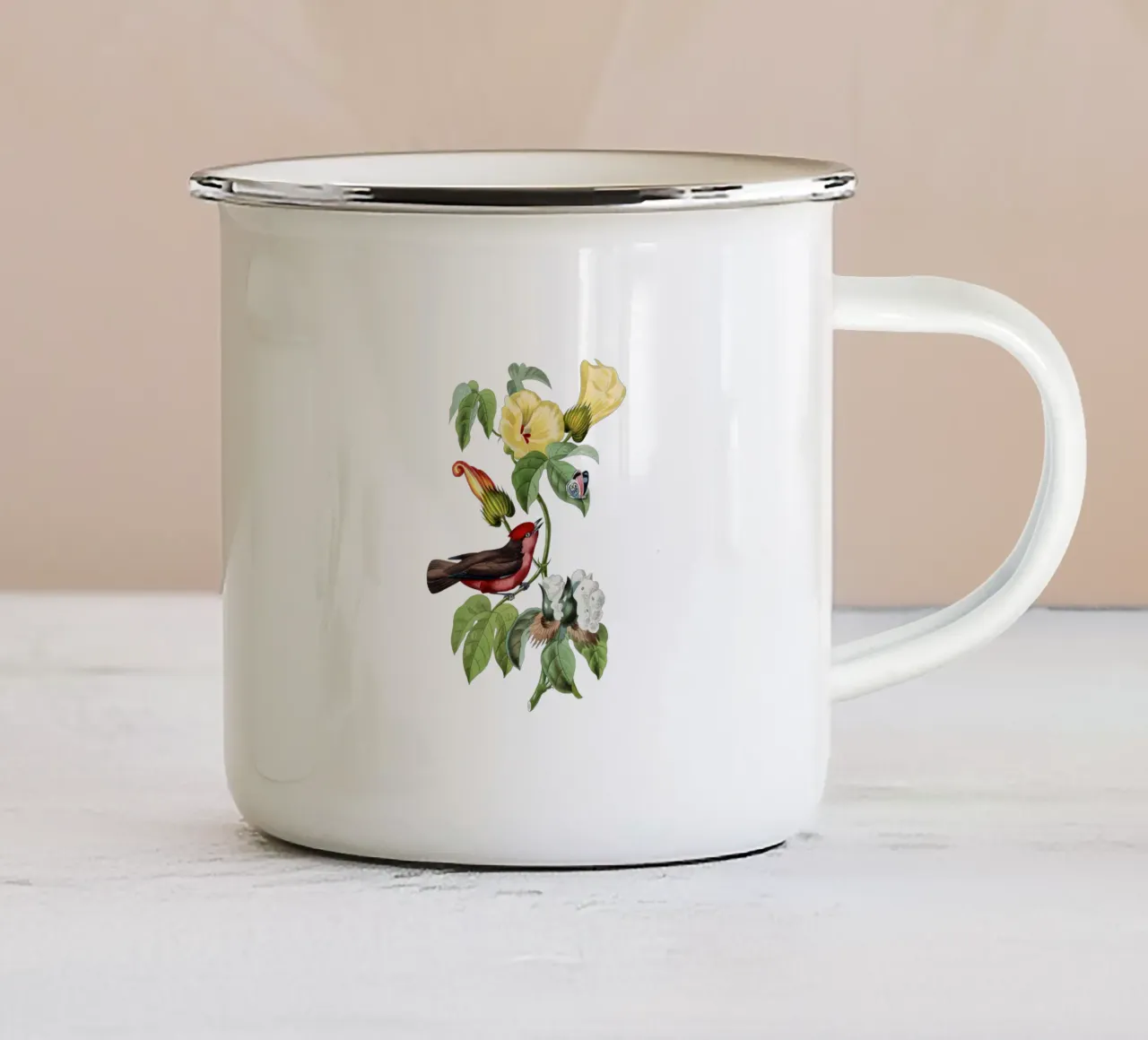 Uccelli vintage tropicali su un ramo di fiori esotici tazza in smalto da Vintage World - Uta Naumann