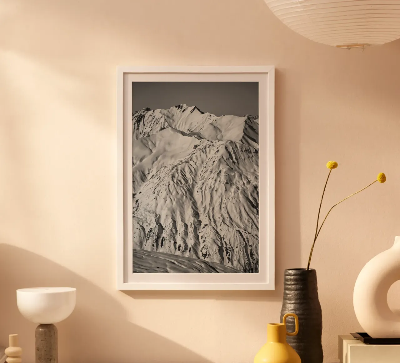 Mountain range in ski resort Trois Vallees, France, Europe poster con telaio in legno da anderm