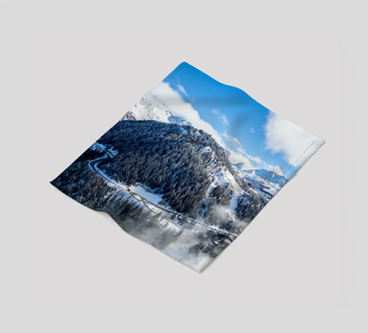 Aerial view of Skiing area of Paradiski, La Plagne, France A coperta in pile da anderm