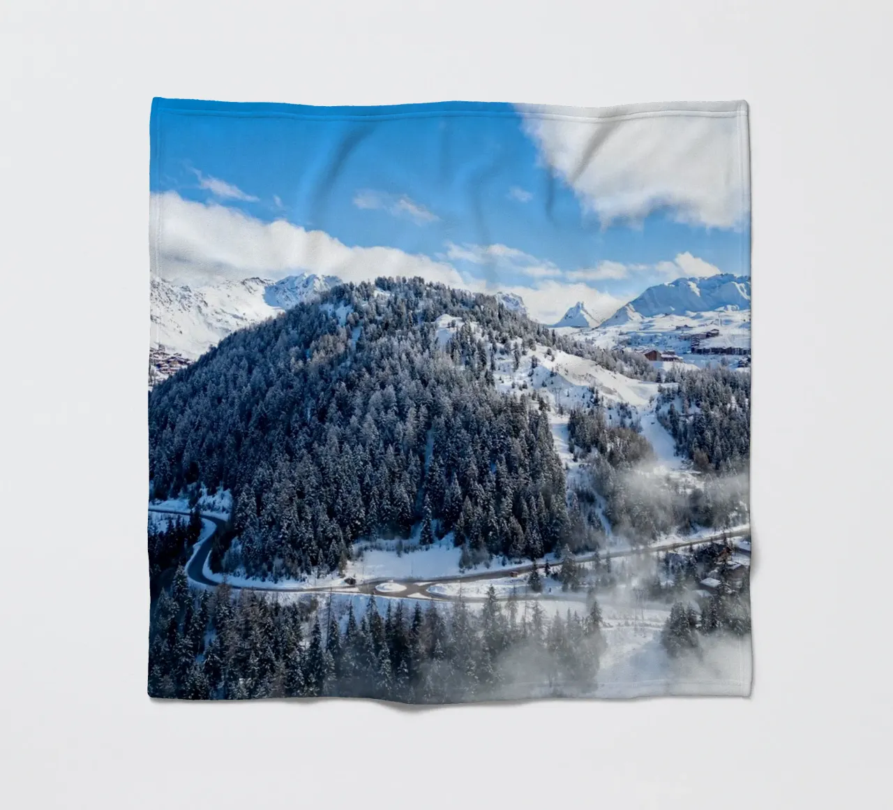 Aerial view of Skiing area of Paradiski, La Plagne, France A coperta in pile da anderm