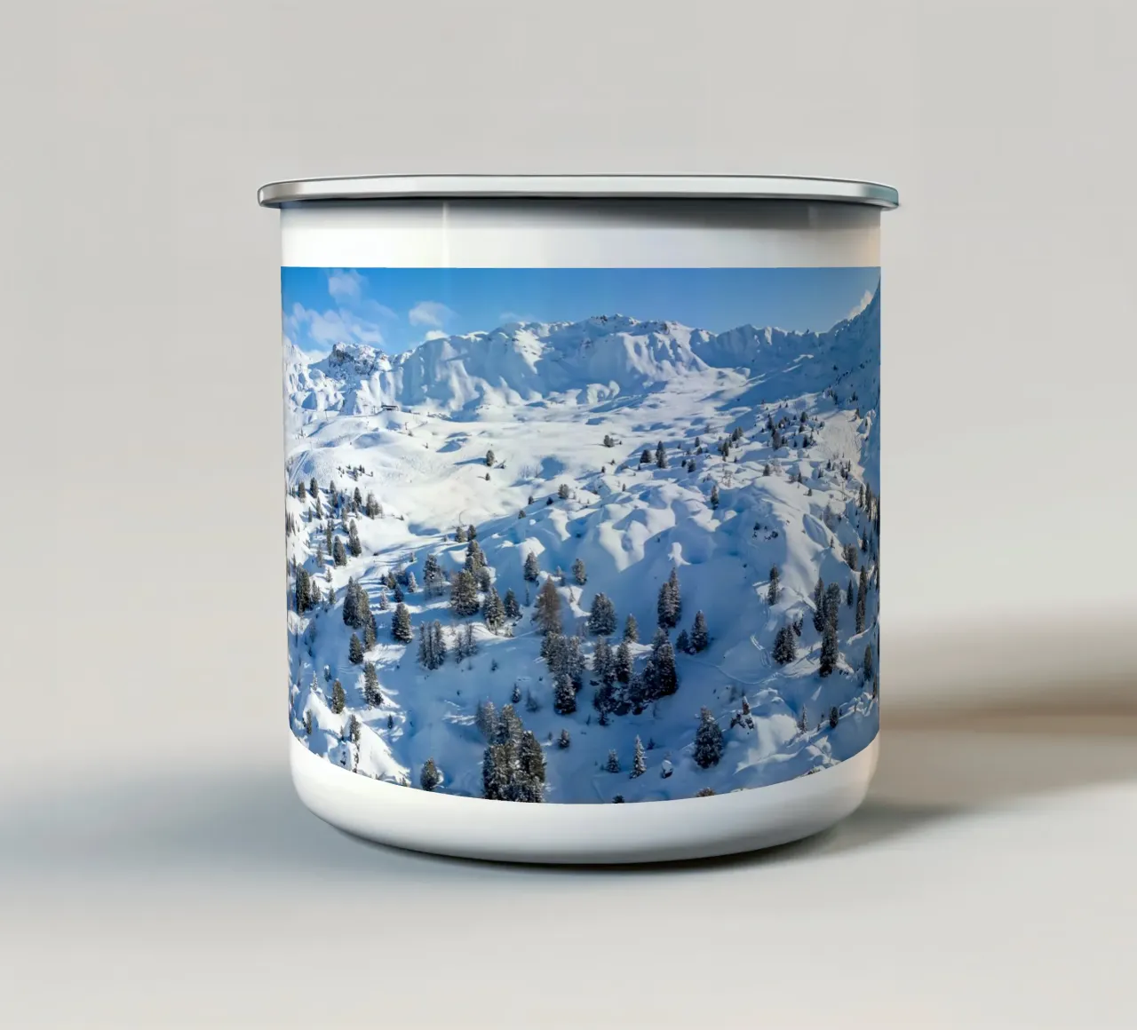 Aerial view of Skiing area of Paradiski, La Plagne, France A tazza in smalto da anderm