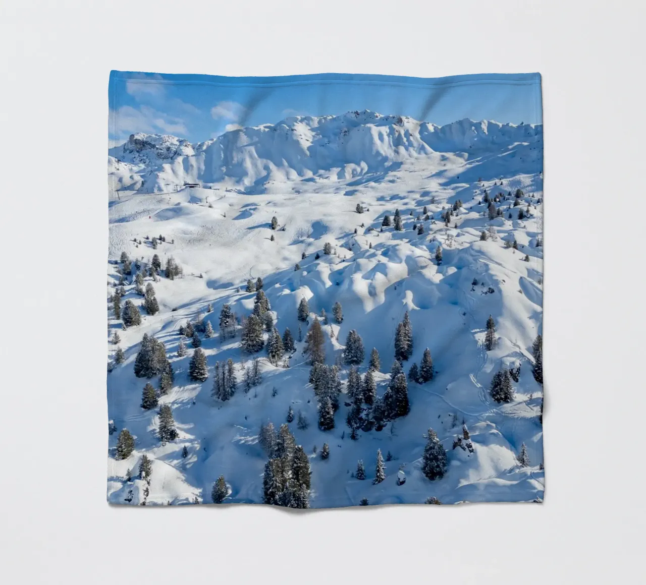 Aerial view of Skiing area of Paradiski, La Plagne, France A coperta in pile da anderm