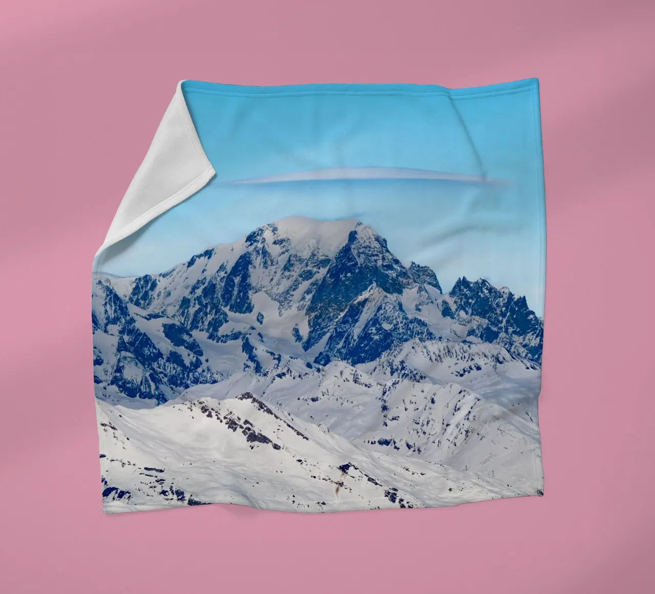 Aerial view of Skiing area of Paradiski, La Plagne, France coperta in pile da anderm