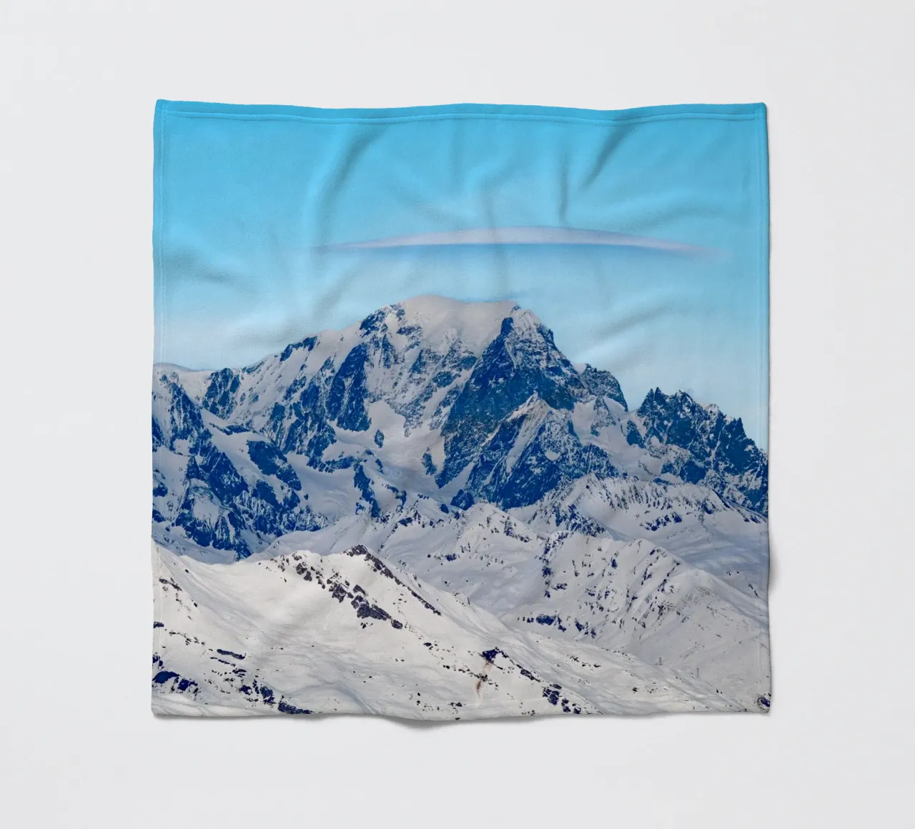 Aerial view of Skiing area of Paradiski, La Plagne, France coperta in pile da anderm