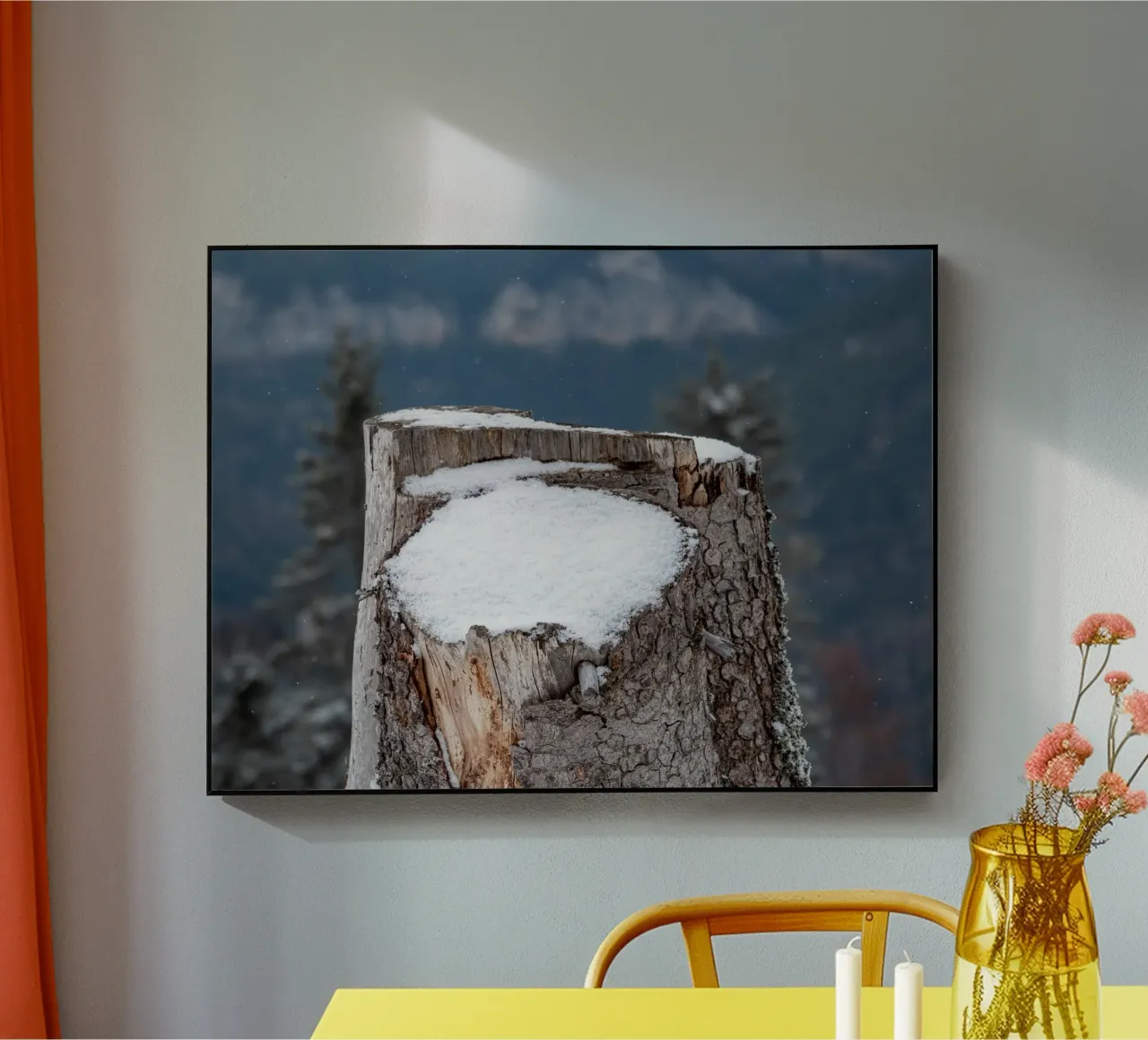 Tronco d'albero coperto di neve plexiglass da anderm