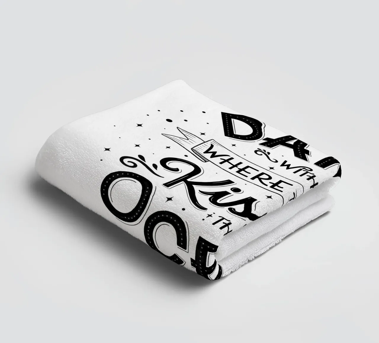 Balla con me dove il sole bacia l'oceano. Liebe. asciugamano da bagno da CalliLetters