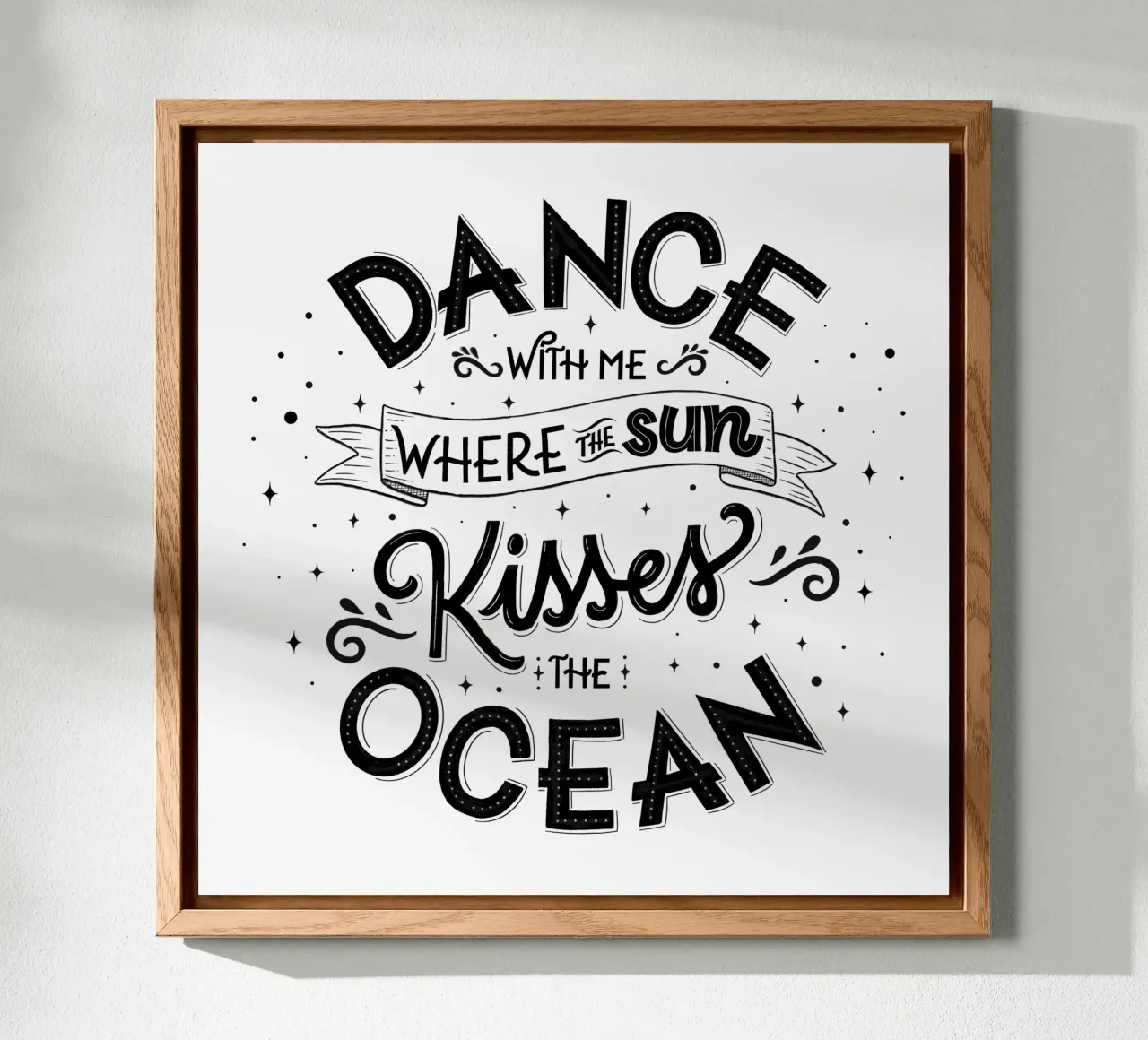 Balla con me dove il sole bacia l'oceano. Liebe. alluminio dibond da CalliLetters