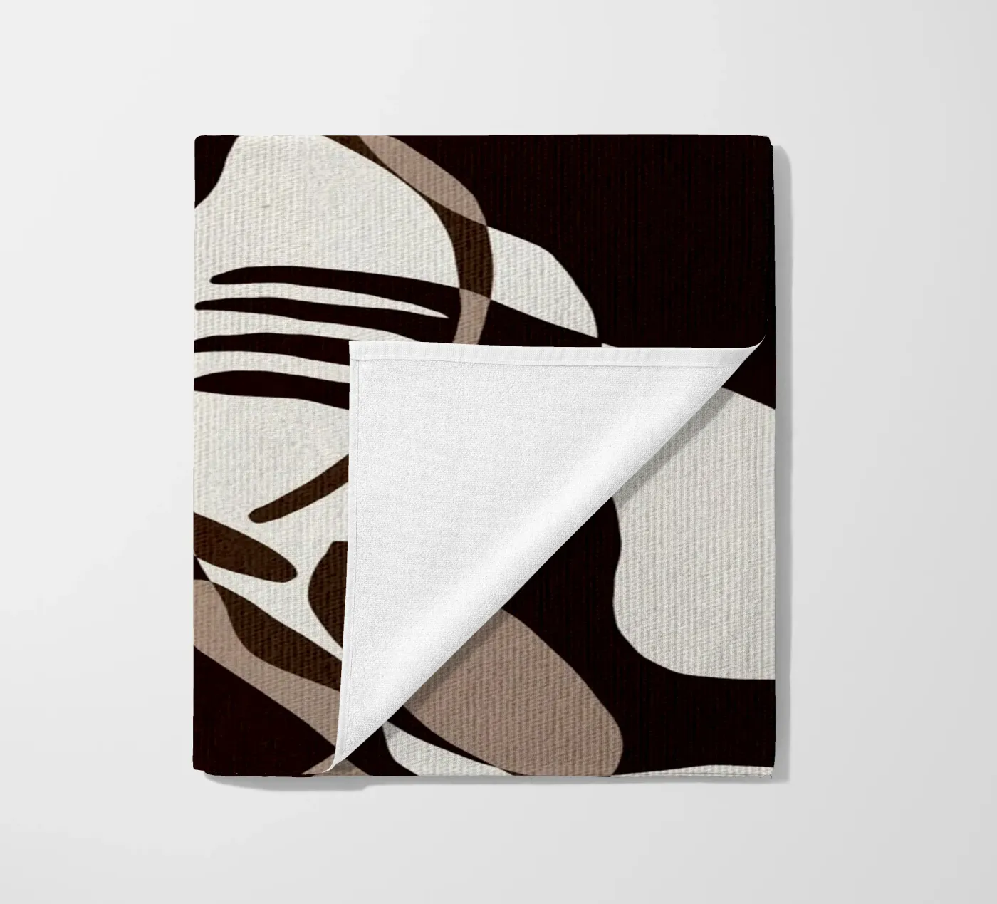 Subtle Ties 2 Strandtuch von Shatha Al Dafai