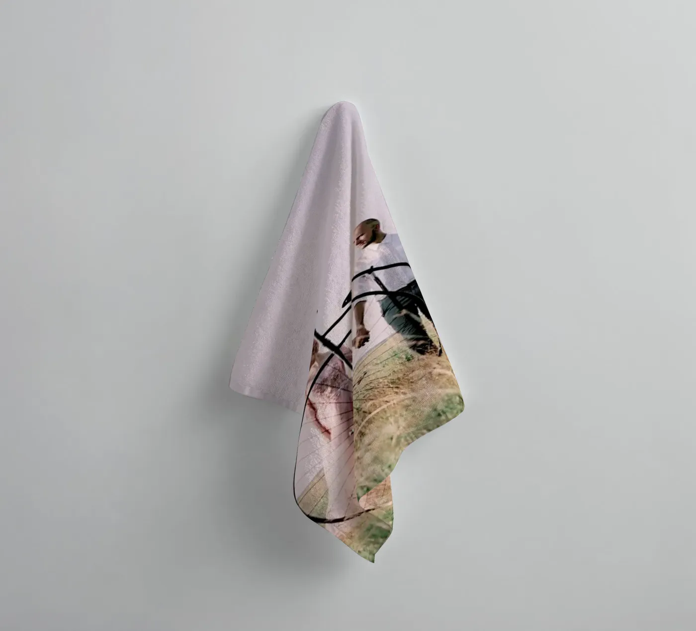 Alone Handtuch von Jovana Rikalo