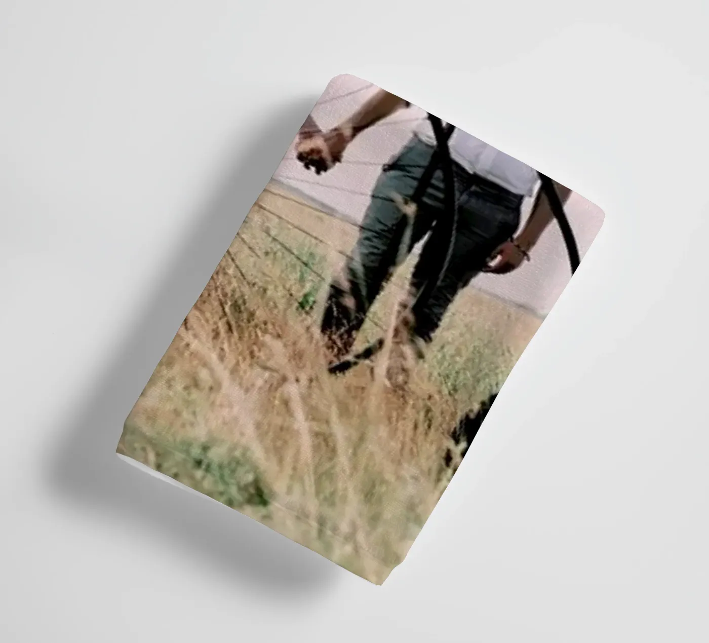 Alone Handtuch von Jovana Rikalo