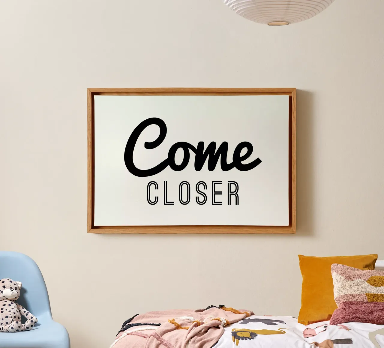 Come Closer tela con Cornice a cassetta da Mottos by Sinan Saydik