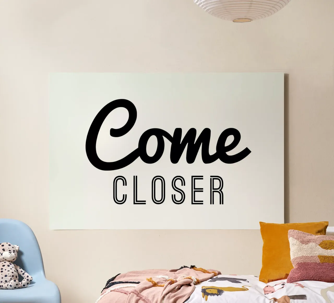 Come Closer tela con Cornice a cassetta da Mottos by Sinan Saydik