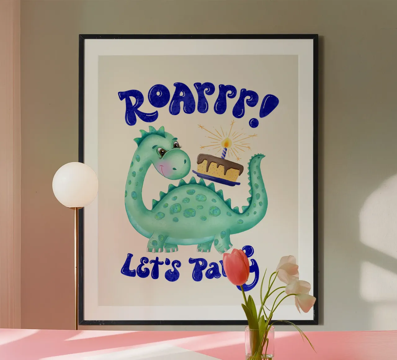 Dinosaure avec gâteau d'anniversaire. Roarrr. Faisons la fête. poster avec cadre en aluminium de CalliLetters