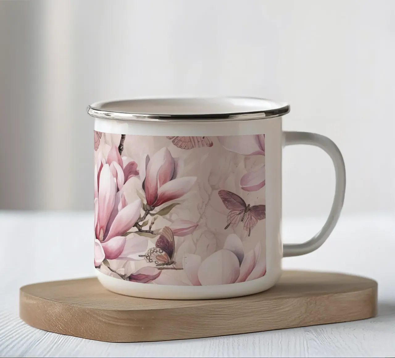 Magnolia And Butterfly Pastel Pink tazza in smalto da Andrea Haase Floral Passion