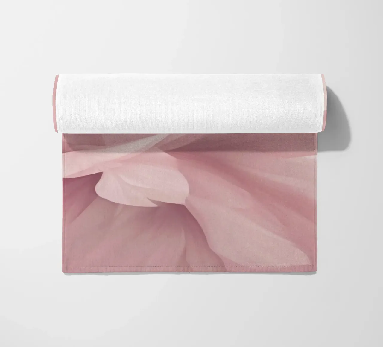 Bare Essence Bloom Brushwork Fiore astratto II telo mare da Andrea Haase Floral Passion