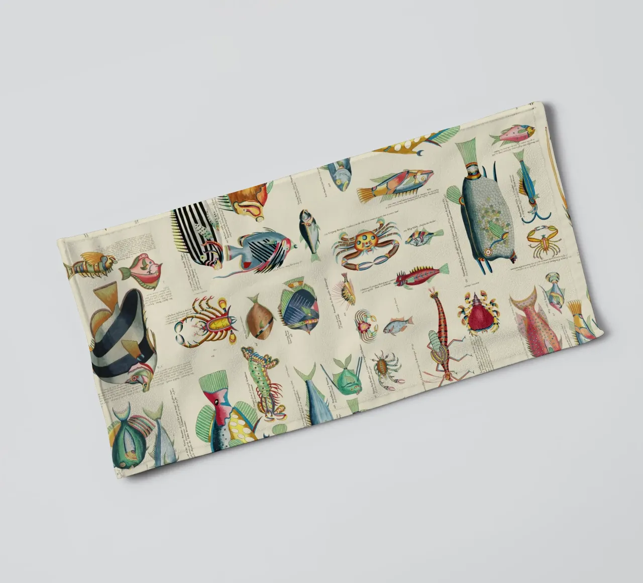 Illustrazione multicolore di pesci e vita marina asciugamano da bagno da Andrea Haase Vintage World