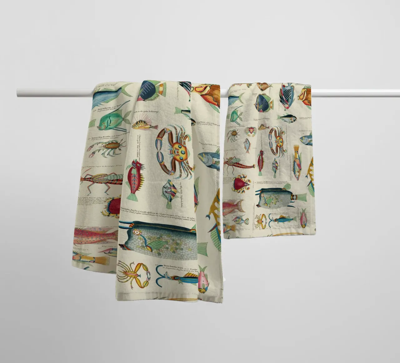 Illustrazione multicolore di pesci e vita marina asciugamano da bagno da Andrea Haase Vintage World
