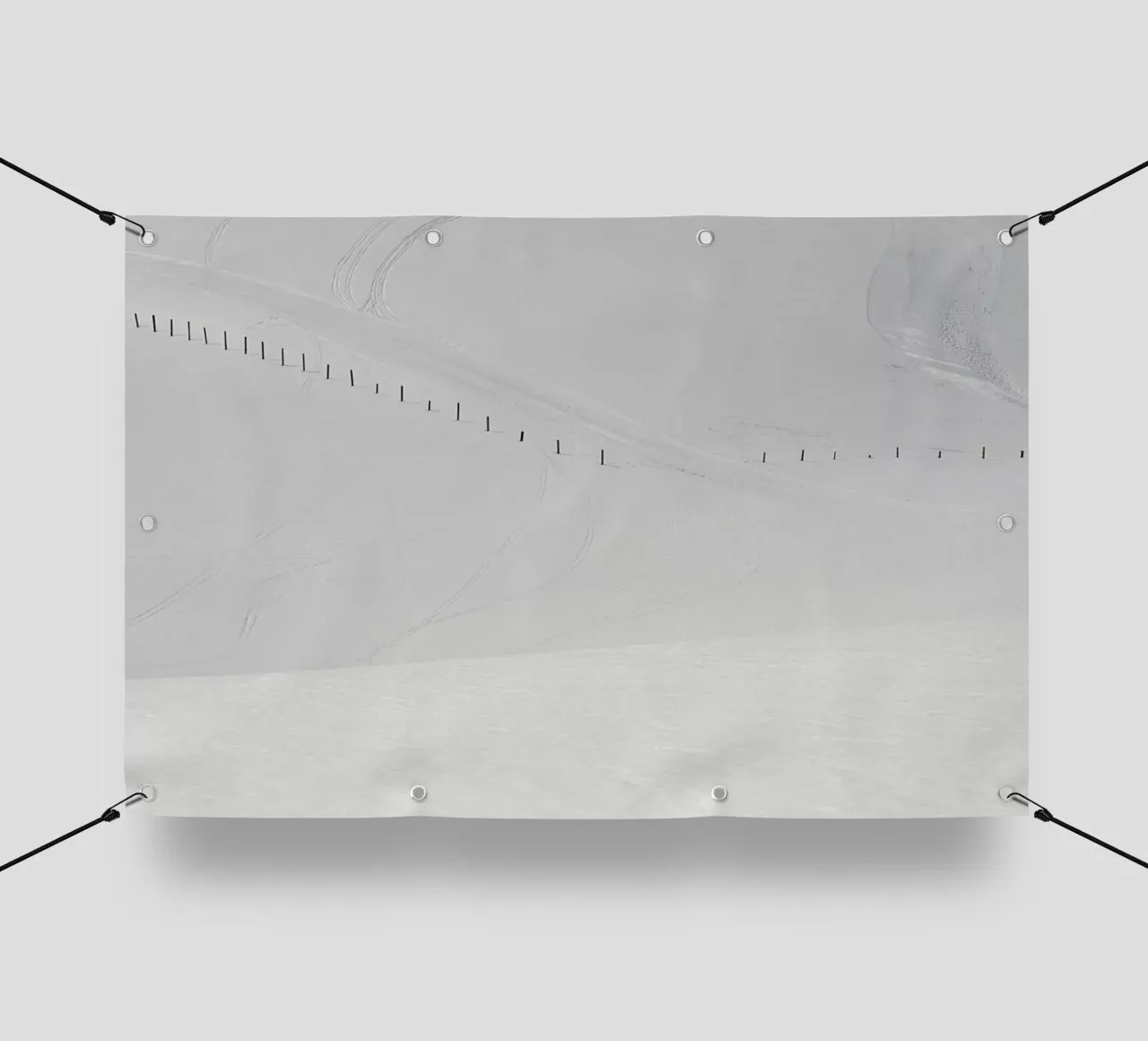 Lines in the Snow telo in pvc da Nur Mut
