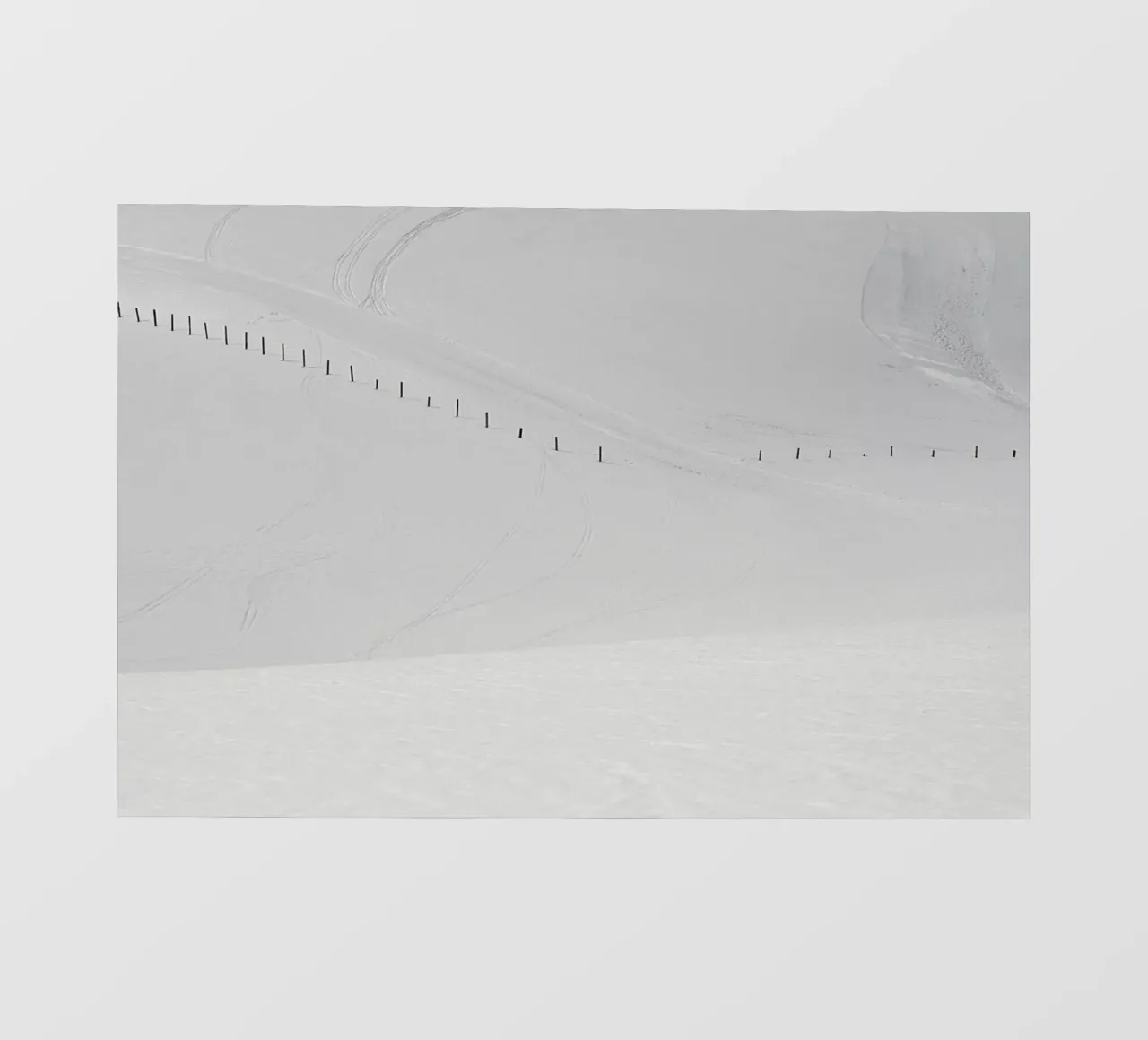 Lines in the Snow telo in pvc da Nur Mut