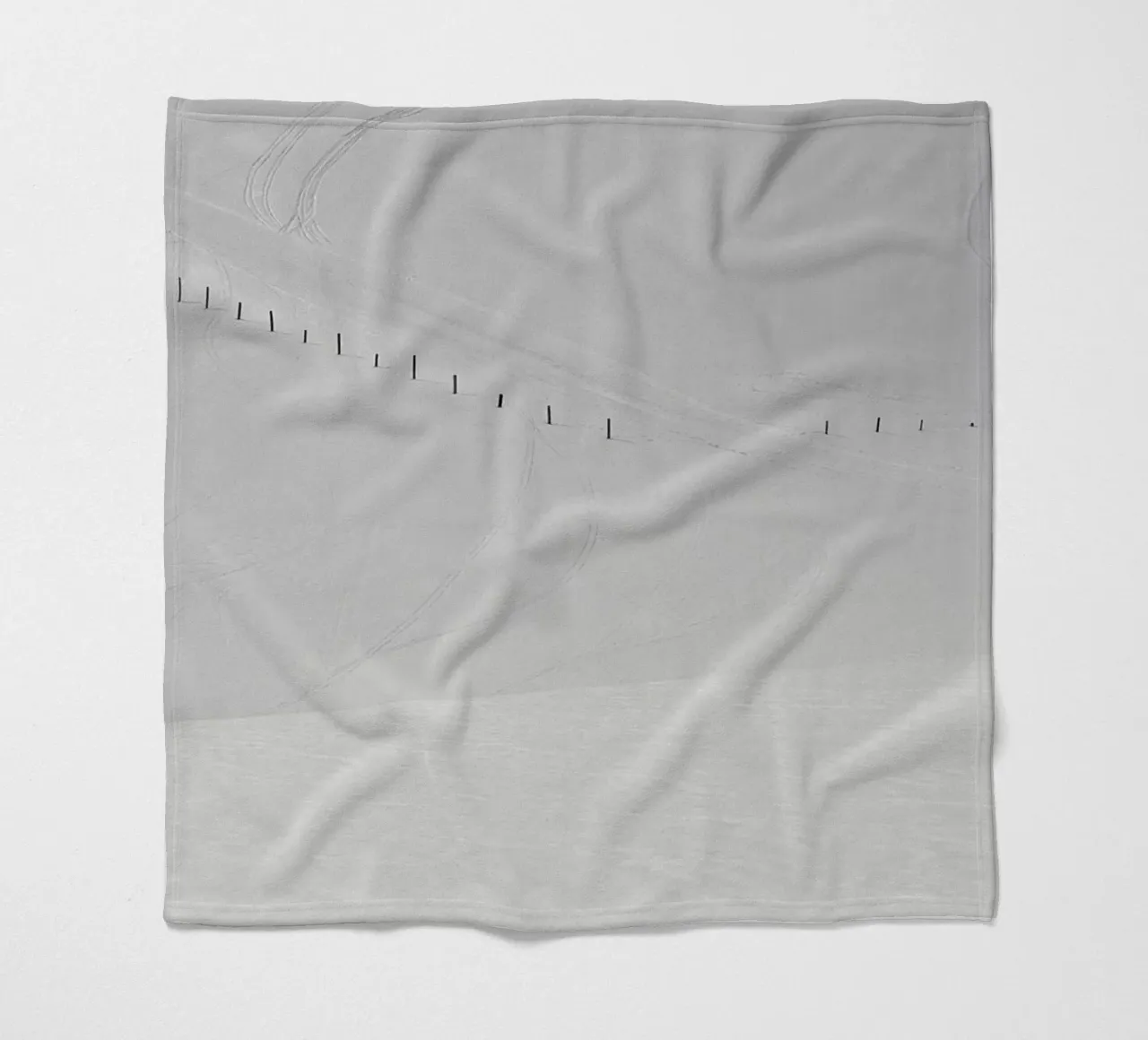 Lines in the Snow coperta in pile da Nur Mut