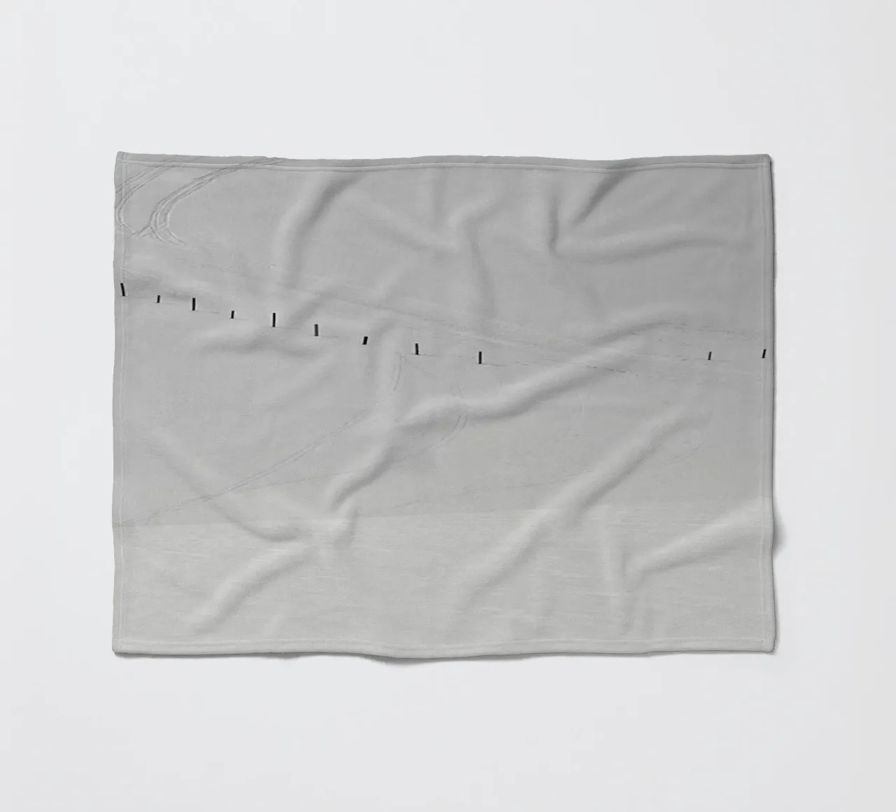 Lines in the Snow coperta in pile da Nur Mut