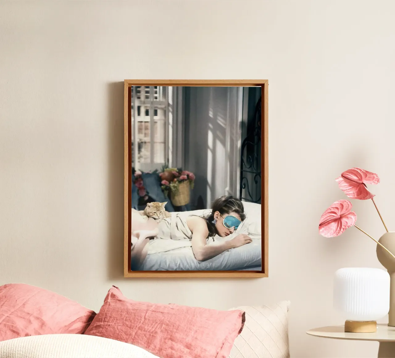 Audrey Hepburn with her Cat / Breakfast at Tiffany's canvas met Baklijst van Attaboy Dsgn