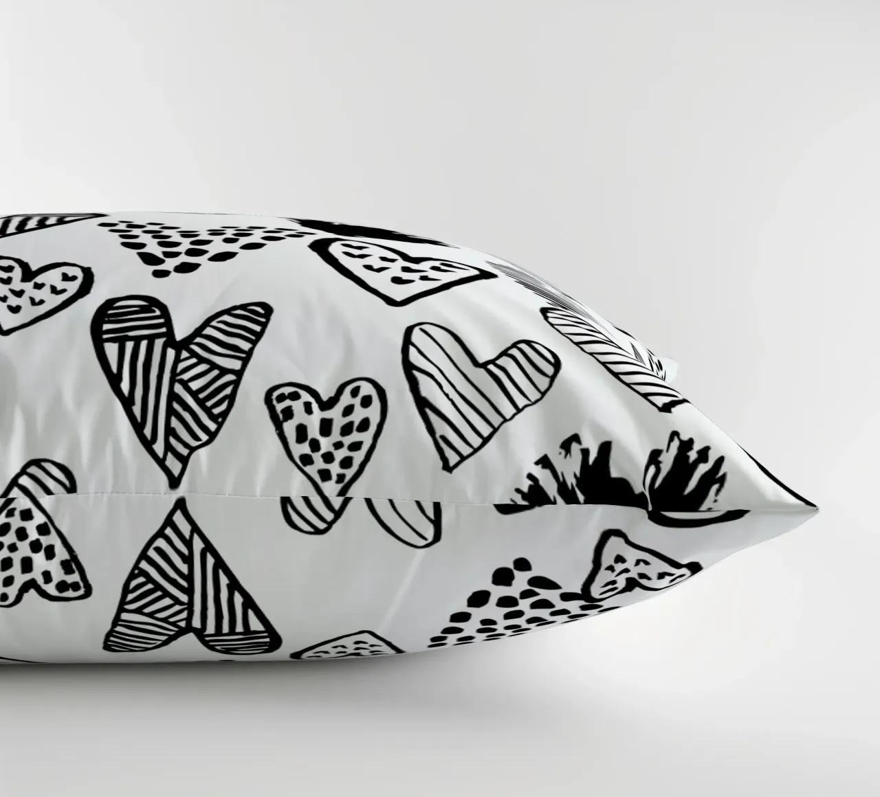 Valentines B&W cuscino da Charlotte Winter