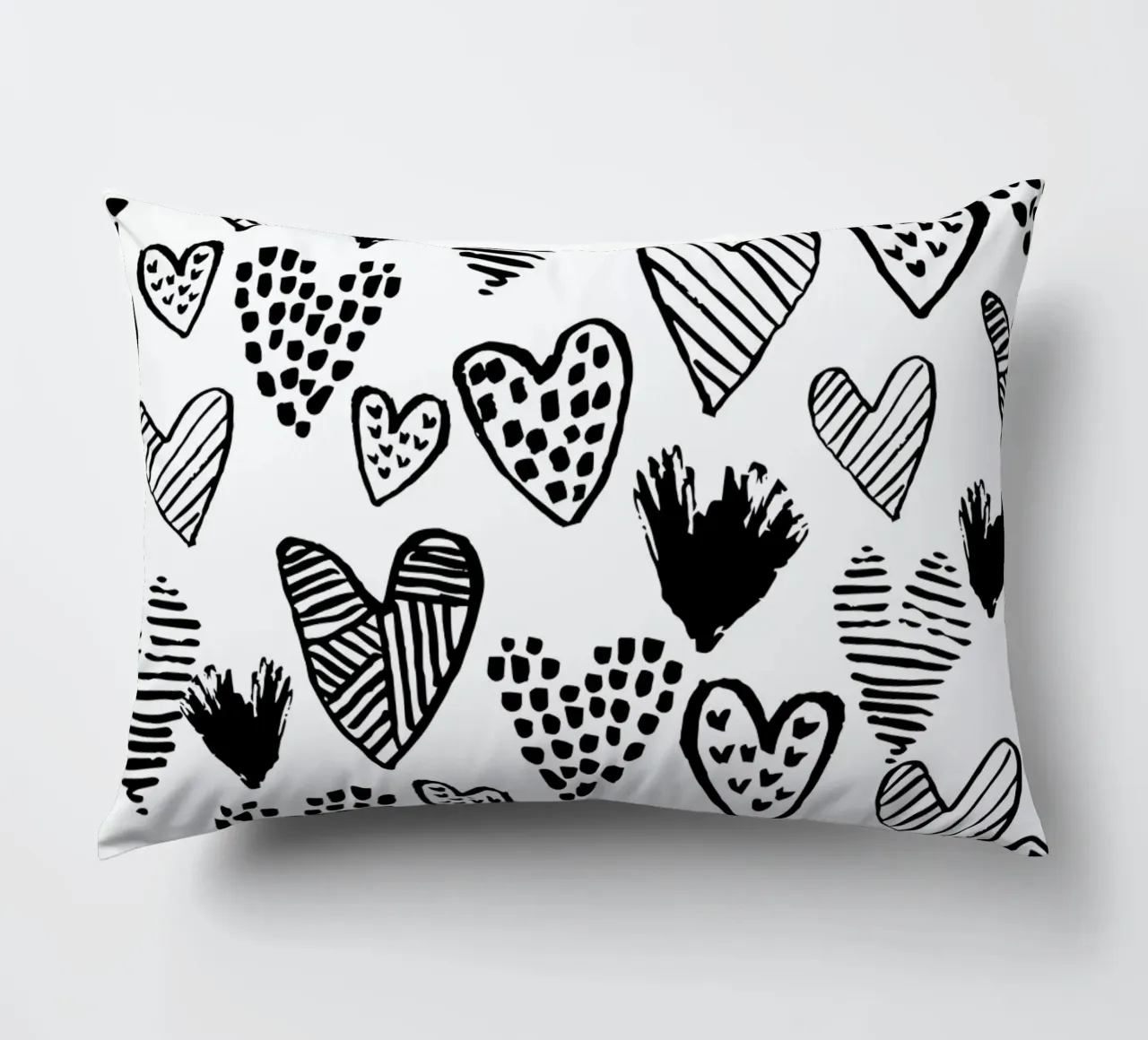 Valentines B&W cuscino da Charlotte Winter