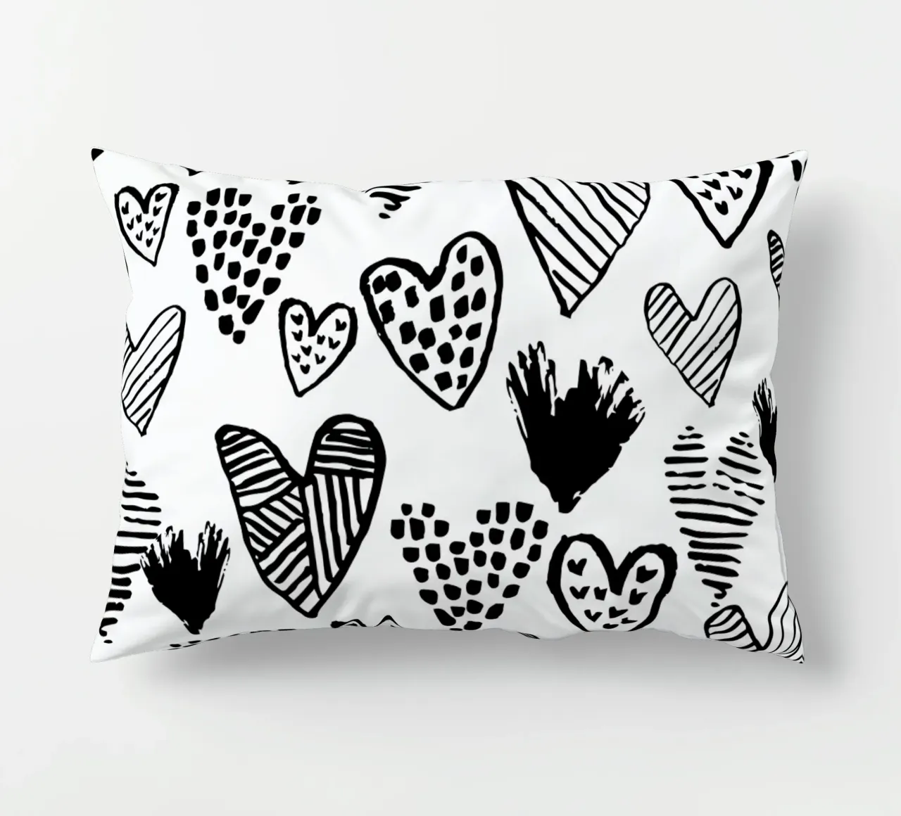 Valentines B&W cuscino da Charlotte Winter