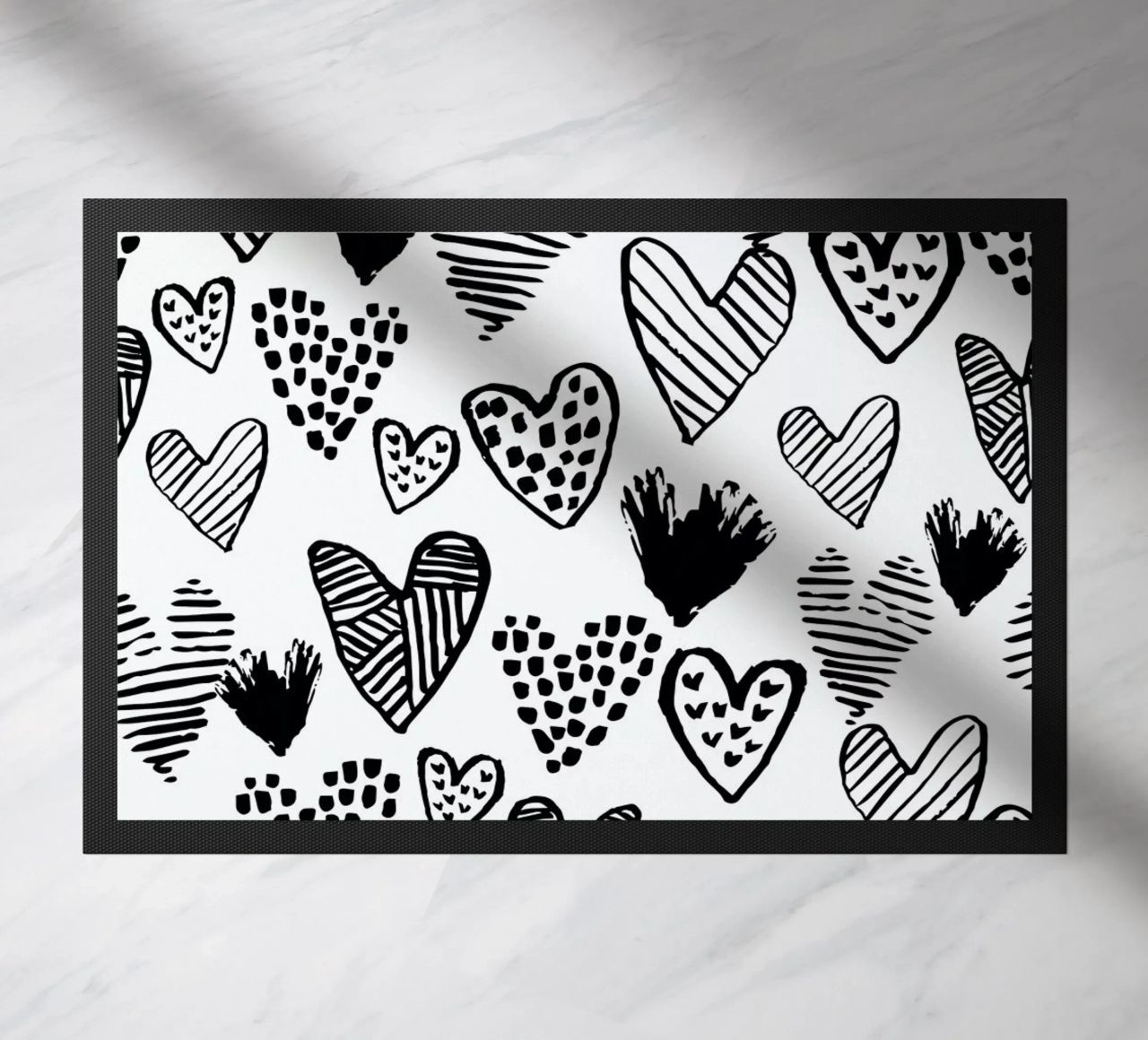 Valentines B&W felpudo de Charlotte Winter