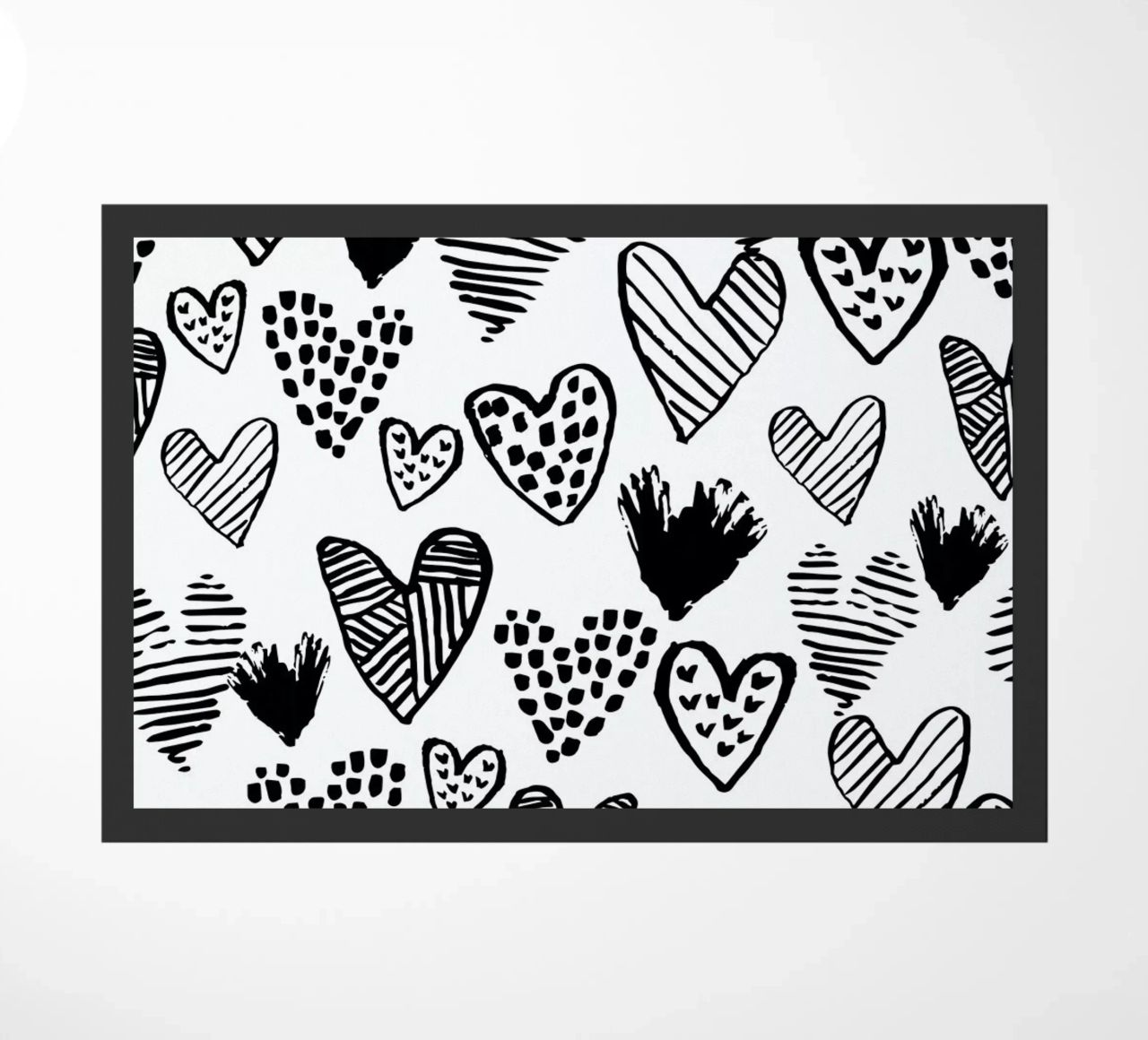 Valentines B&W felpudo de Charlotte Winter