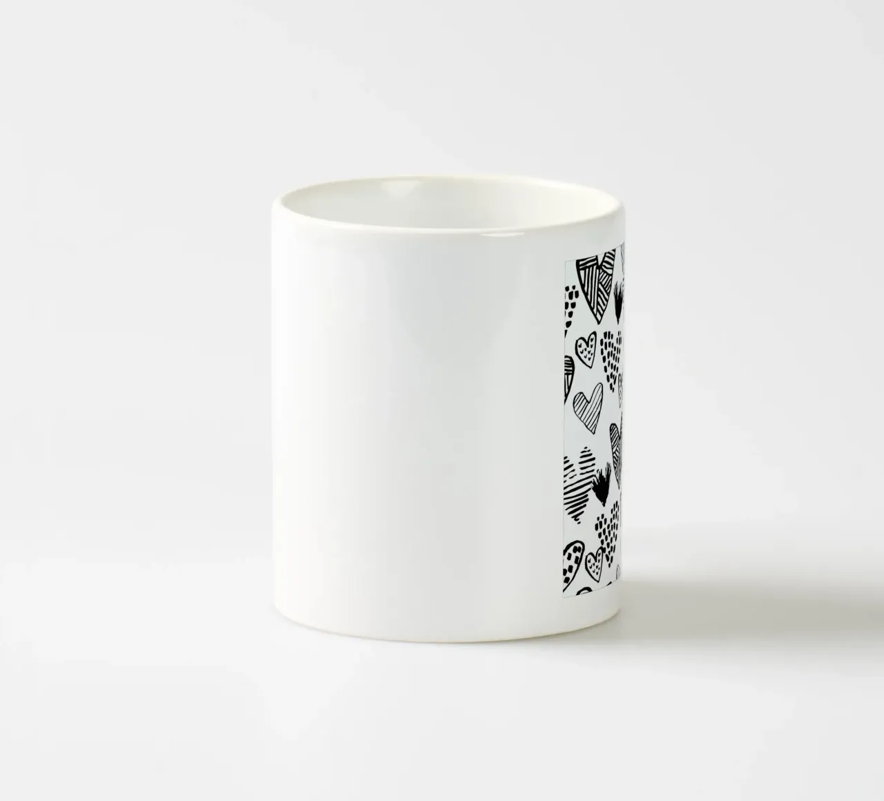 Valentines B&W Keramik Tasse von Charlotte Winter