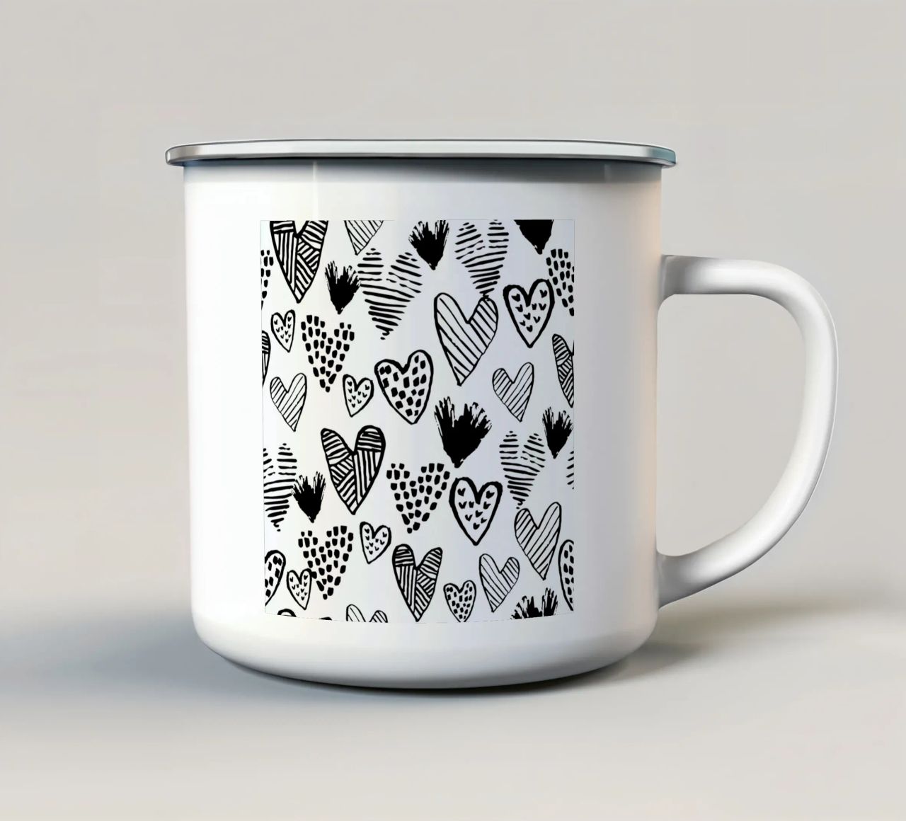 Valentines B&W tazza in smalto da Charlotte Winter