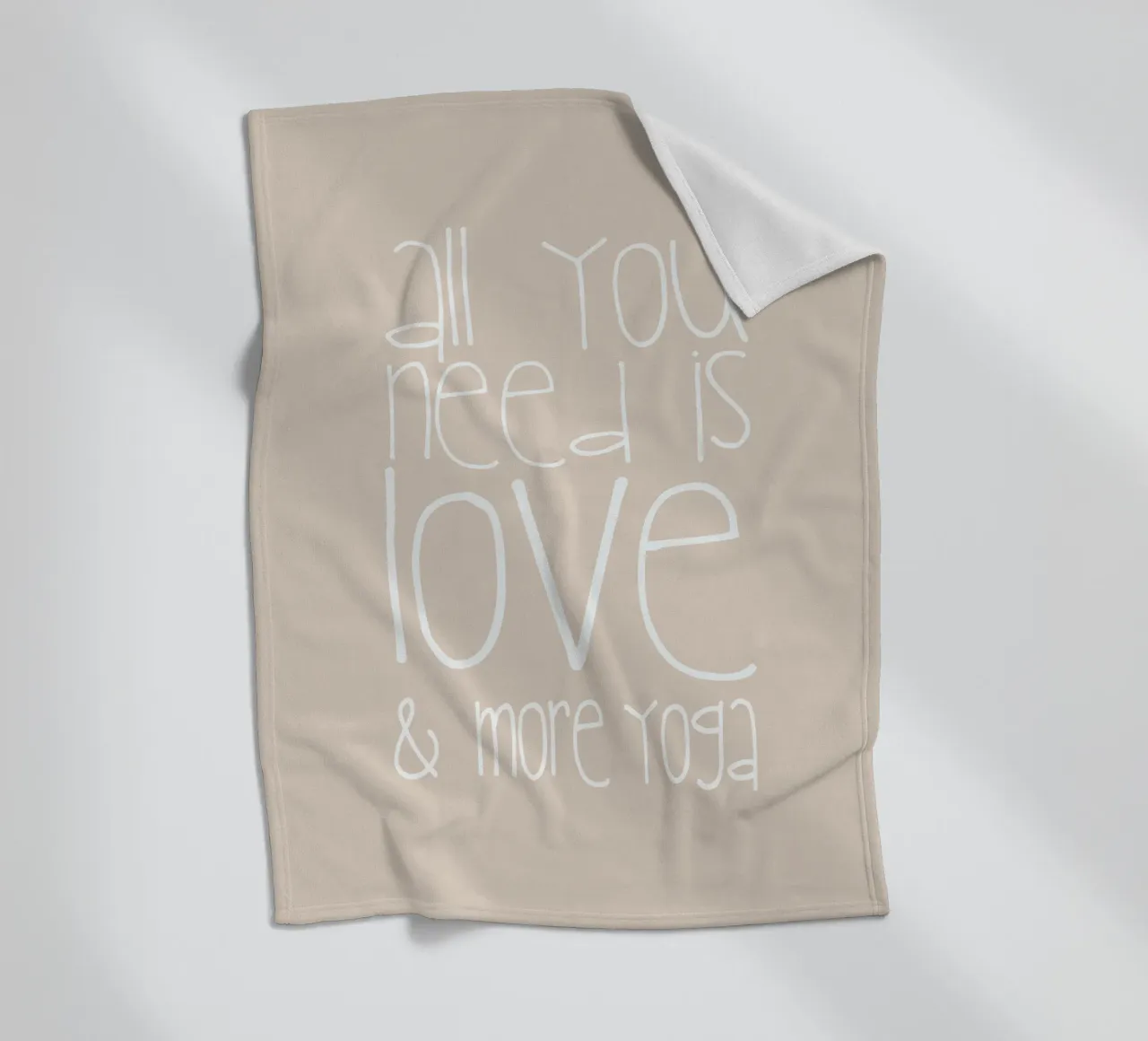 All You Need Is Love & Yoga coperta in pile da Monika Strigel